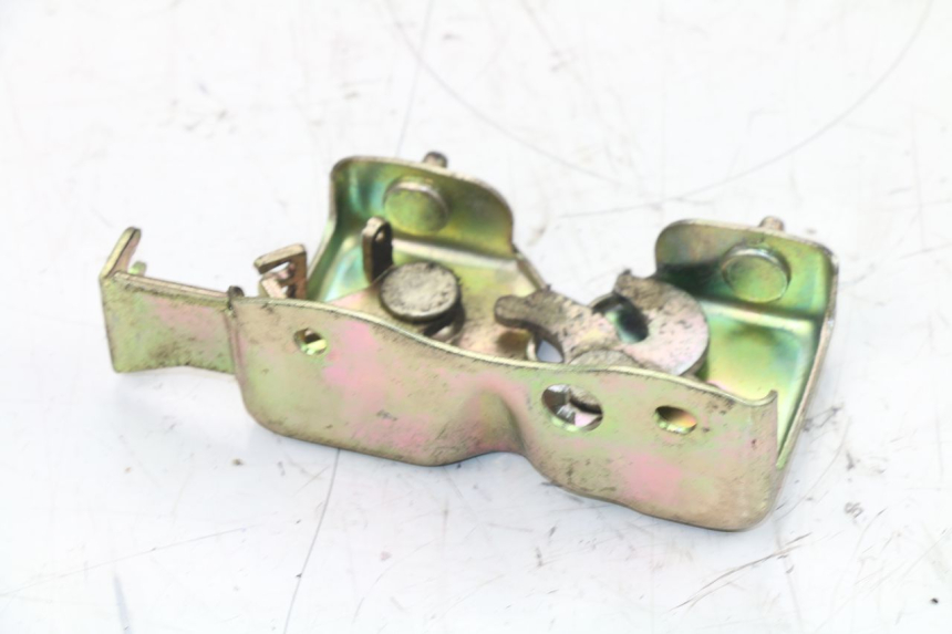 photo de SERRURE DE SELLE DAELIM S3 125 (2010 - 2017)