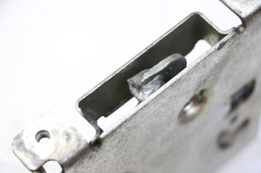 photo de SERRURE DE SELLE HONDA FES S-WING SWING ABS 125 (2007 - 2015)