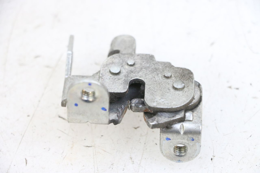 photo de SERRURE DE SELLE MBK FLIPPER 115 (2013 - 2017) - Zoom état d’usage