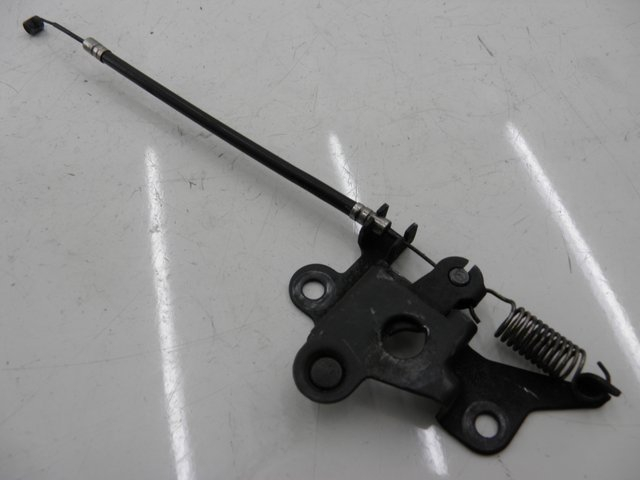 photo de SERRURE DE SELLE HONDA VFR 750 (1990 - 1993) - Zoom état d’usage