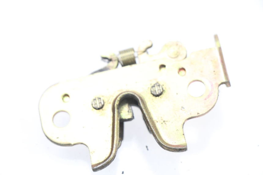 photo de SERRURE DE SELLE PEUGEOT KISBEE 2T 50 (2010 - 2017)