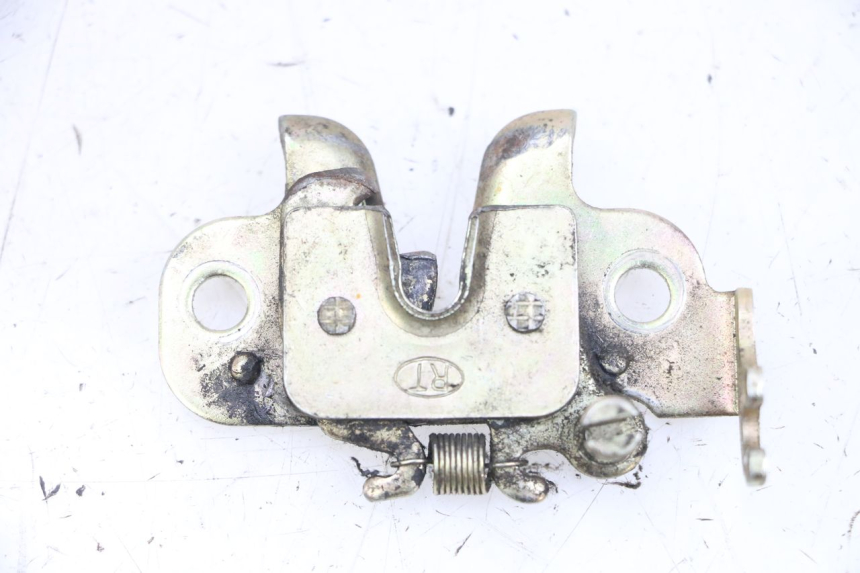 photo de SERRURE DE SELLE PEUGEOT KISBEE 4T 50 (2010 - 2017)