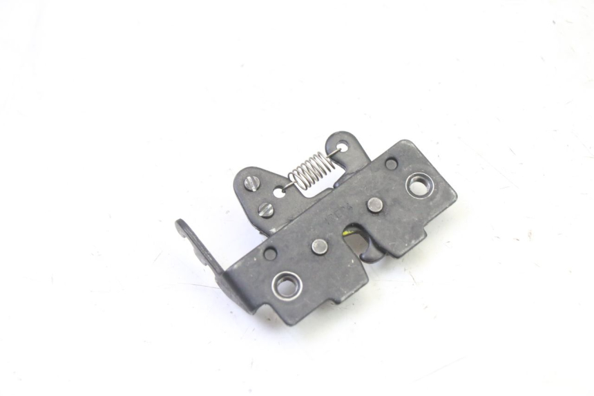 photo de SERRURE DE SELLE PIAGGIO MP3 HPE 310 (2024 - 2025)