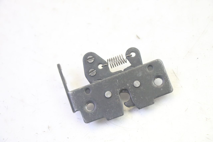 photo de SERRURE DE SELLE PIAGGIO MP3 HPE 350 (2018 - 2020) - Zoom état d’usage