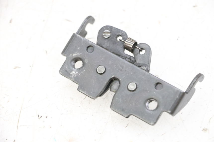 photo de SERRURE DE SELLE PIAGGIO MP3 HPE 300 (2019 - 2026) - Zoom état d’usage