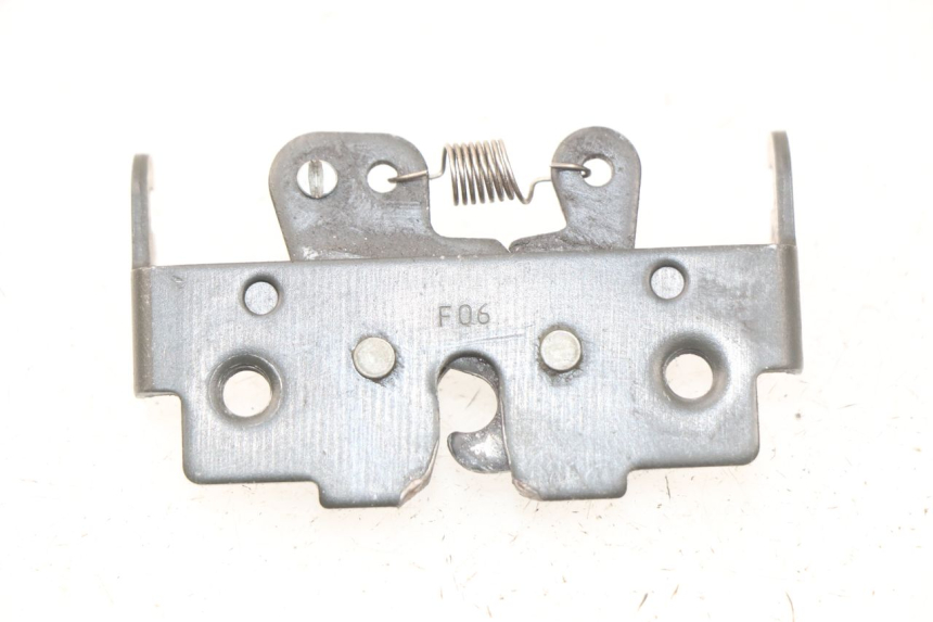 photo de SERRURE DE SELLE PIAGGIO MP3 125 (2006 - 2014)