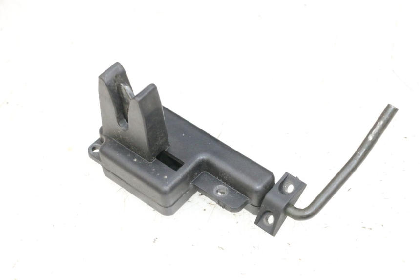 photo de SERRURE DE SELLE PIAGGIO NEW TYPHOON 50 (2018 - 2021) - Zoom état d’usage