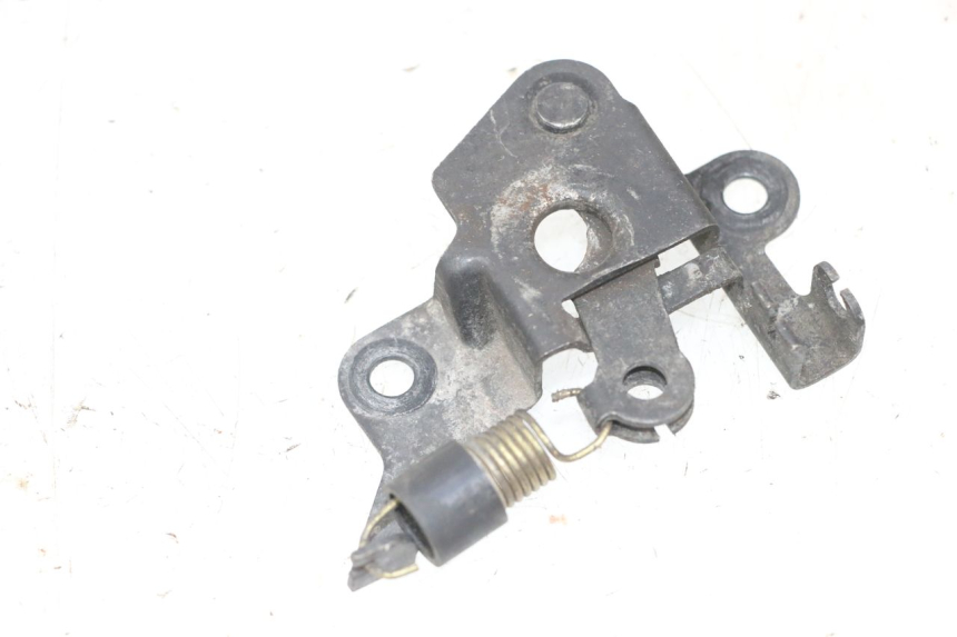 photo de SERRURE DE SELLE HONDA NSR R 125 (1994 - 2003) - Autre angle de vue