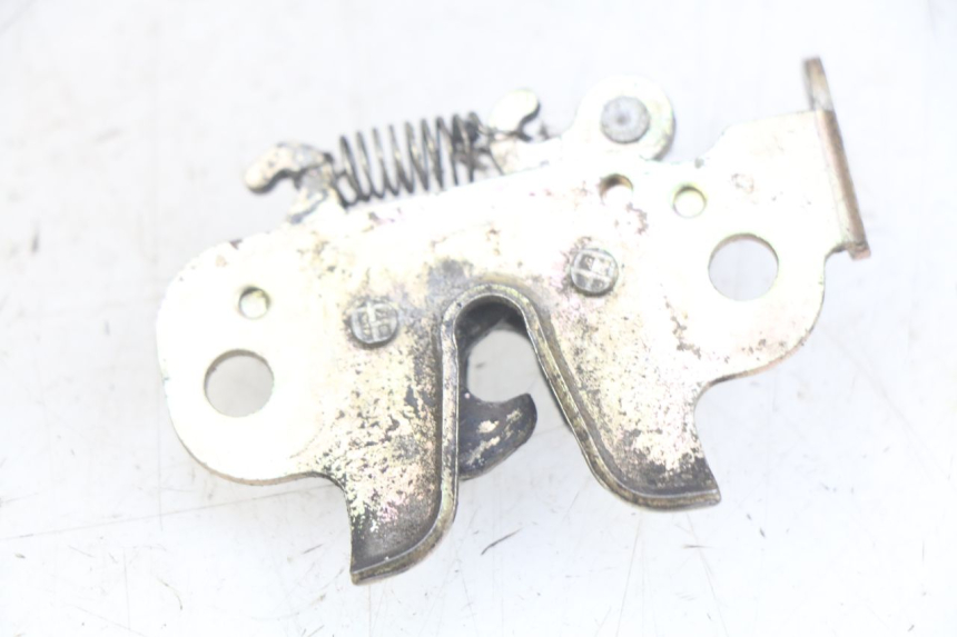 photo de SERRURE DE SELLE PEUGEOT CITYSTAR 125 (2011 - 2017)