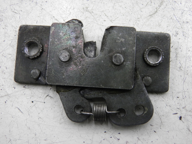 photo de SERRURE DE SELLE PEUGEOT ELYSEO 125 (1999 - 2004)