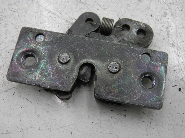 photo de SERRURE DE SELLE PEUGEOT ELYSEO 125 (1999 - 2004)