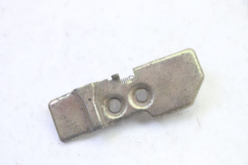 photo de SERRURE DE SELLE DAELIM S1 125 (2007 - 2016) - Zoom état d’usage