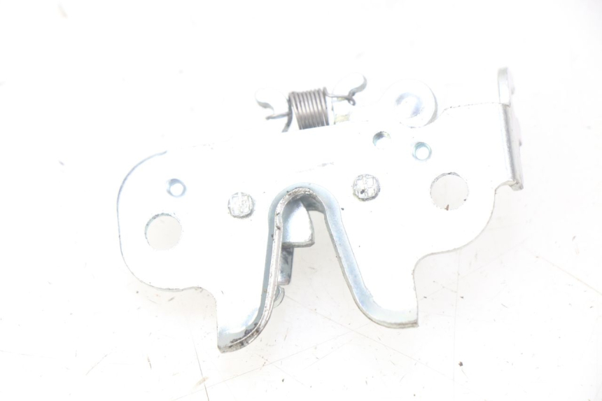 photo de SERRURE DE SELLE PEUGEOT STREETZONE 4T 50 (2018 - 2023)