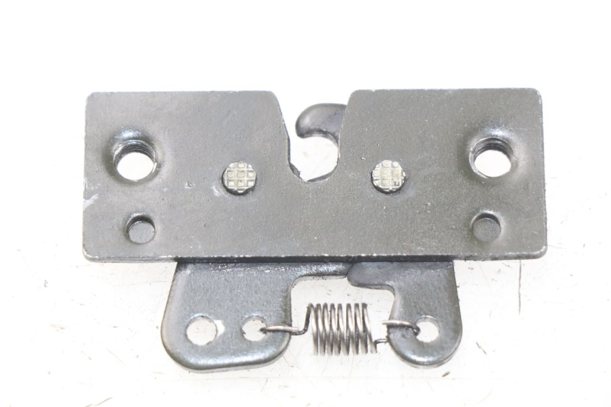 photo de SERRURE DE SELLE PEUGEOT VIVACITY 50 (2004 - 2009)