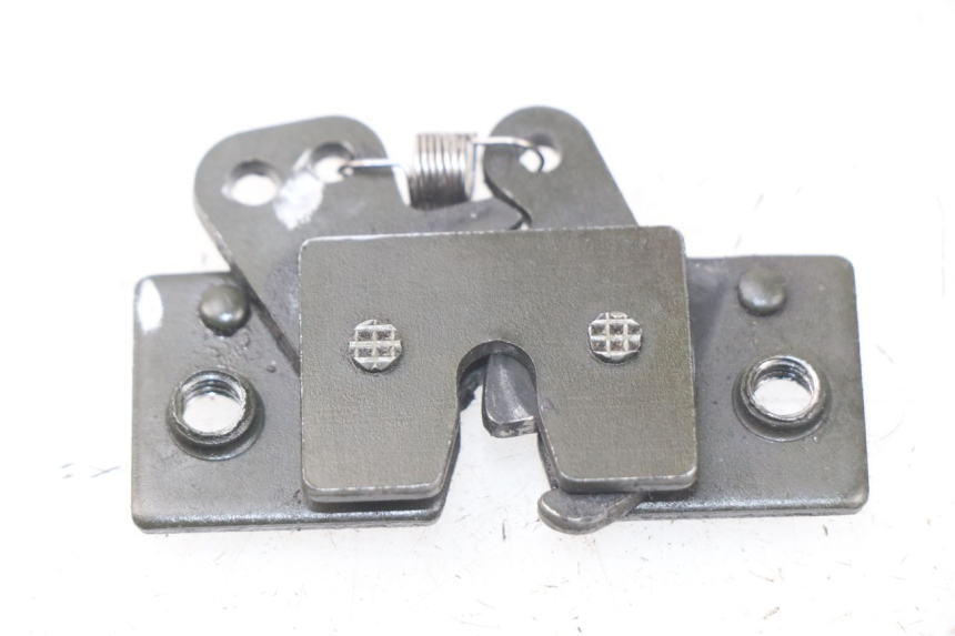 photo de SERRURE DE SELLE PEUGEOT VIVACITY 50 (2004 - 2009)