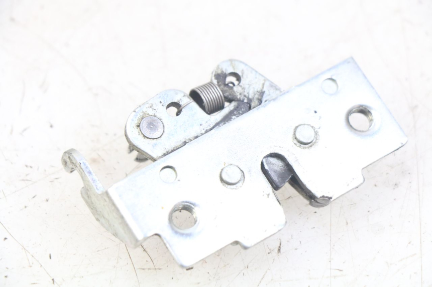 photo de SERRURE DE SELLE YAMAHA XMAX X-MAX 125 (2006 - 2009)