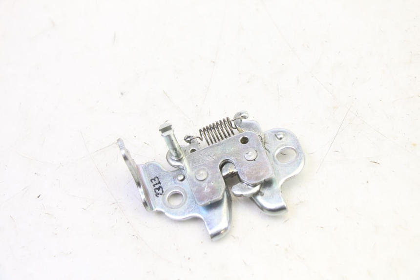 photo de SERRURE DE SELLE YAMAHA XMAX X-MAX 125 (2021 - 2025)