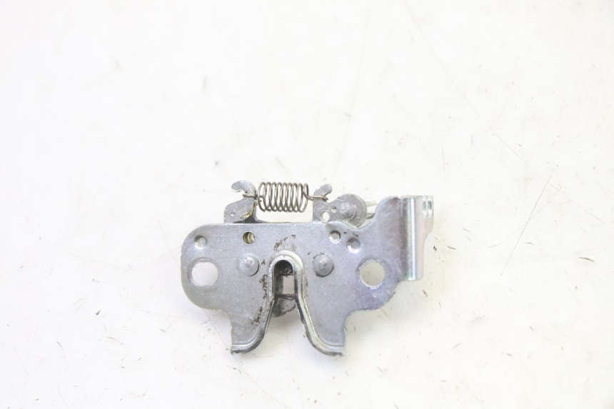 photo de SERRURE DE SELLE YAMAHA XMAX X-MAX 125 (2021 - 2025)