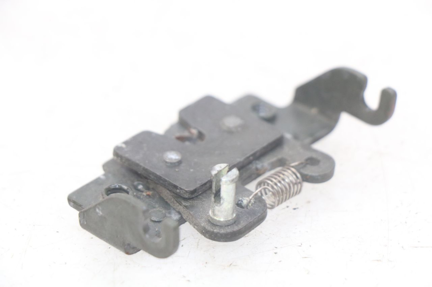 photo de SERRURE DE SELLE PIAGGIO X9 EVOLUTION 125 (2003 - 2007)