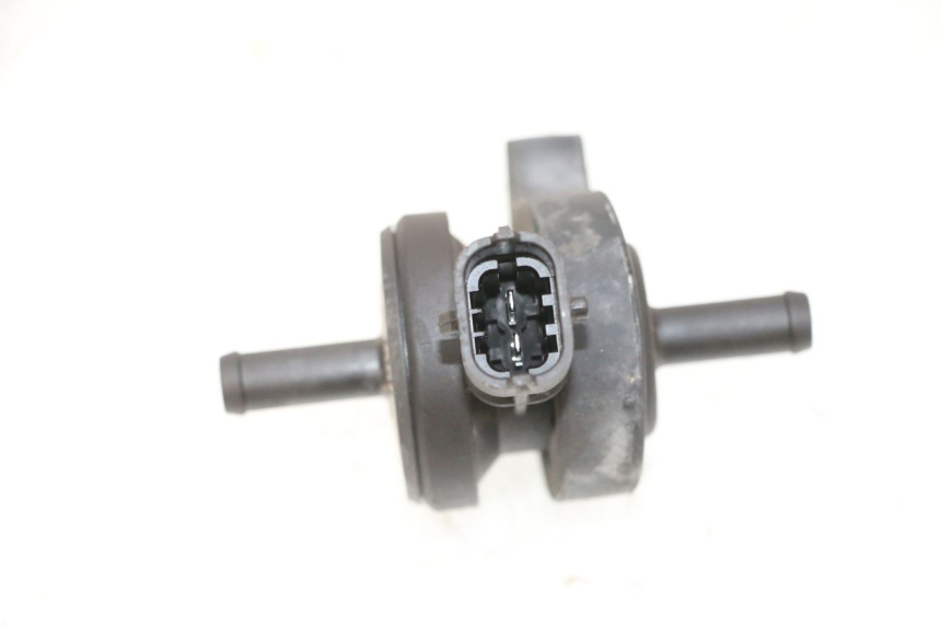 photo de SONDE PRESSION AIR PIAGGIO MP3 HPE 300 (2019 - 2026) - Autre angle de vue