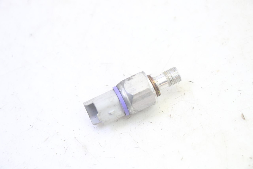 photo de SONDE PRESSION HUILE FREIN PIAGGIO MP3 500 (2016 - 2018) - Autre angle de vue