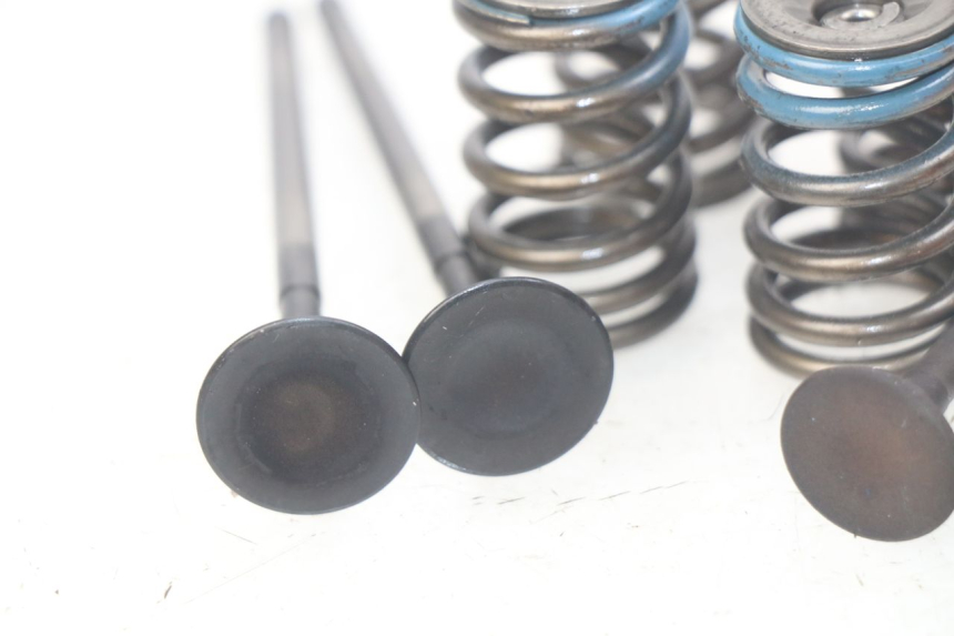 photo de SOUPAPE SUZUKI BURGMAN 125 (2007 - 2014)