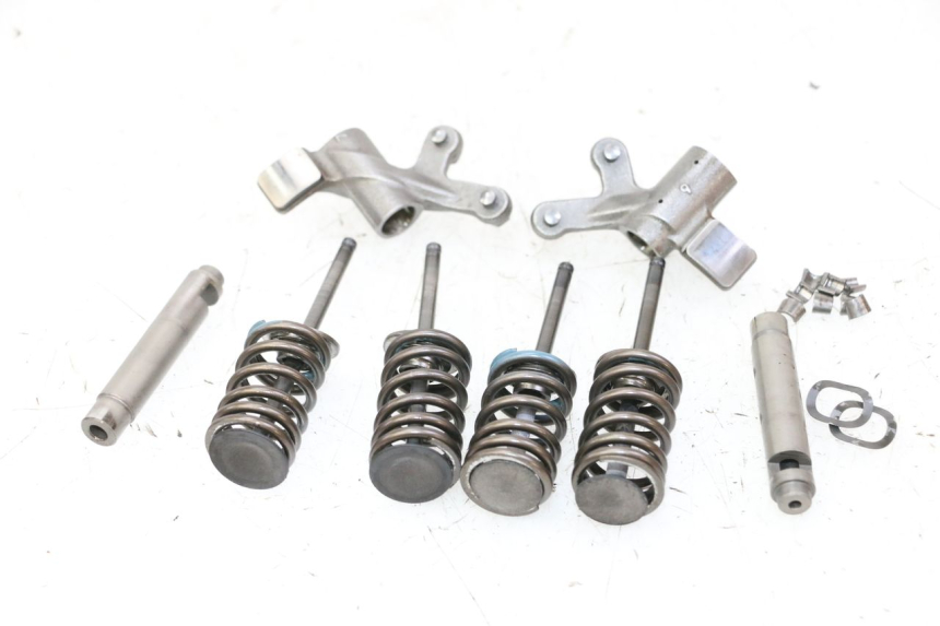 photo de SOUPAPE SUZUKI BURGMAN 125 (2007 - 2014)