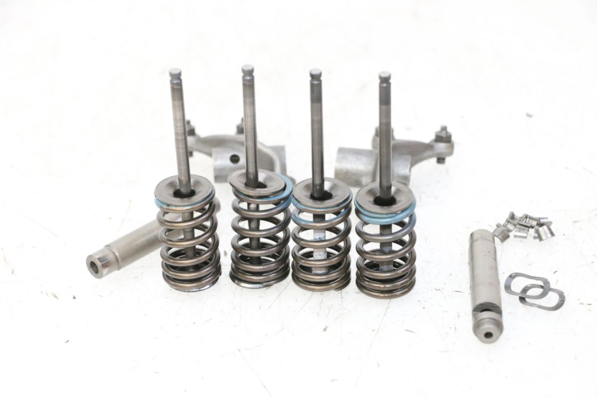 photo de SOUPAPE SUZUKI BURGMAN 125 (2007 - 2014)