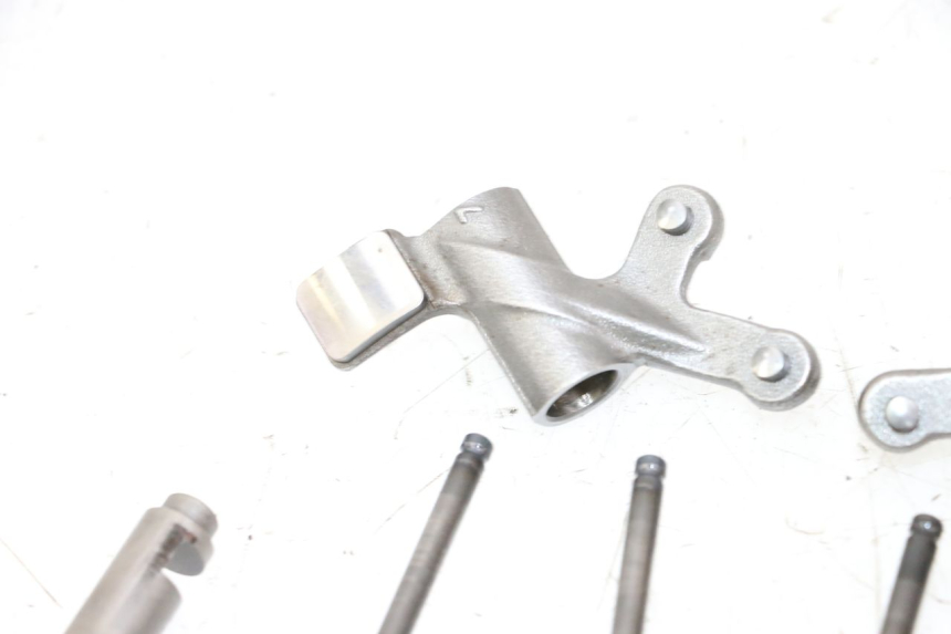 photo de SOUPAPE SUZUKI BURGMAN 125 (2007 - 2014)