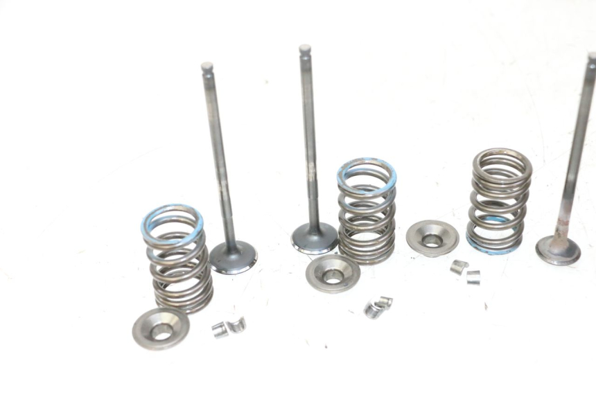 photo de SOUPAPE SUZUKI BURGMAN 125 (2007 - 2014)