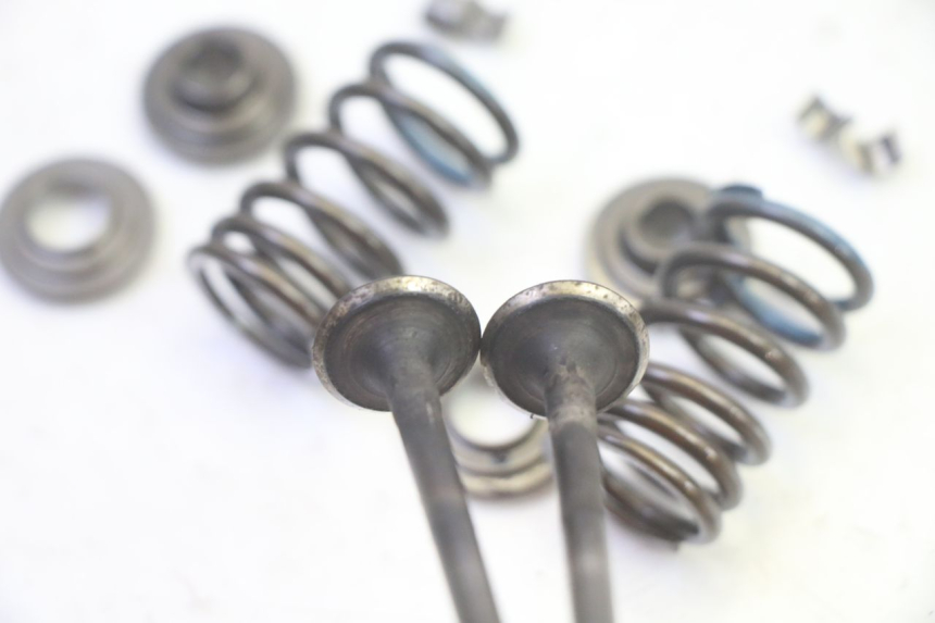 photo de SOUPAPE SUZUKI BURGMAN 125 (2007 - 2014) - Gros plan technique