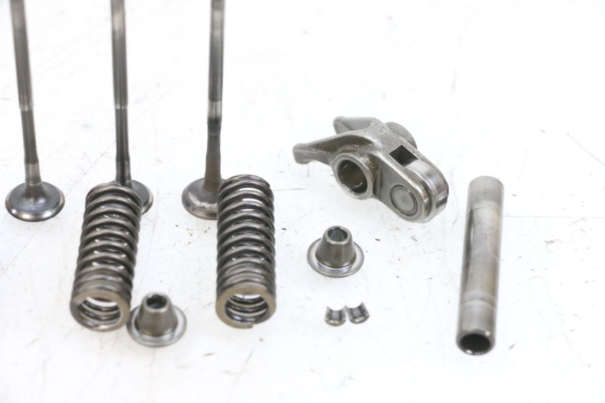 photo de SOUPAPE YAMAHA NEOS NEO'S 4T 50 (2008 - 2016) - Autre angle de vue