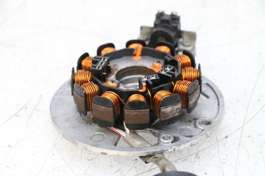 photo de STATOR MBK BOOSTER SPIRIT NAKED 50 (2004 - 2017) - Points de fixation