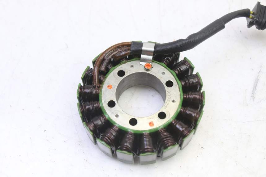 photo de STATOR HONDA CBR RR FIREBLADE 900 (1992 - 1994)