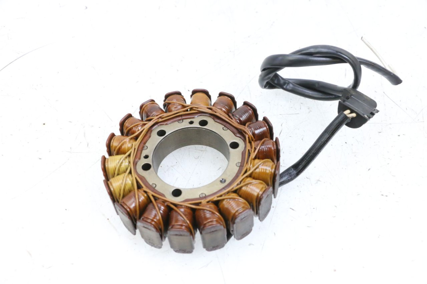 photo de STATOR YAMAHA FJR ABS 1300 (2006 - 2012) - Gros plan technique