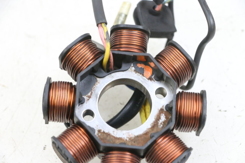 photo de STATOR KYMCO LIKE 125 (2009 - 2016) - Points de fixation