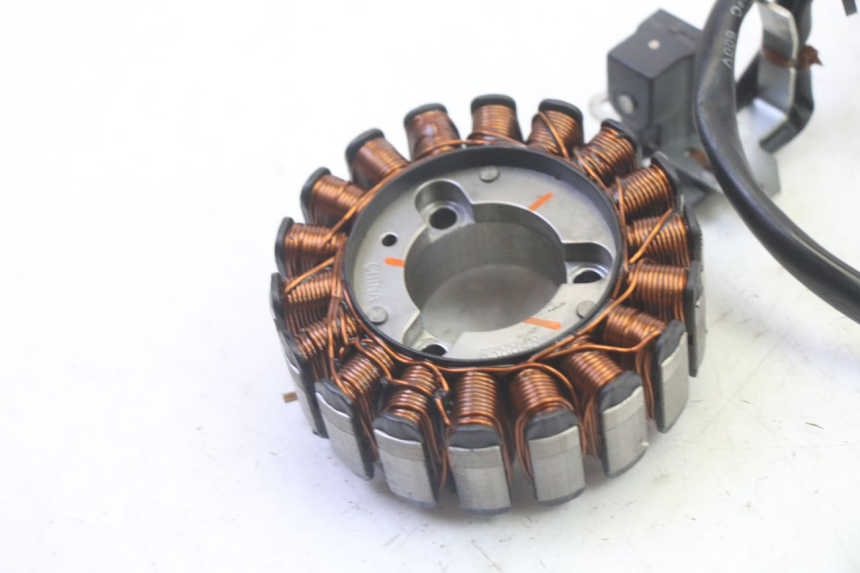 photo de STATOR PIAGGIO MP3 RL 250 (2007 - 2010) - Détail de la pièce