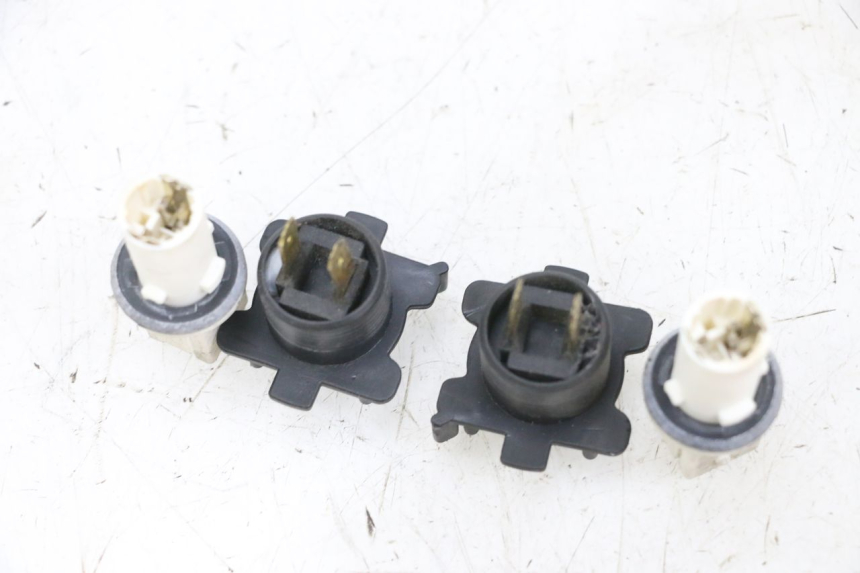 photo de SUPPORT AMPOULE SUZUKI BURGMAN 125 (2007 - 2014) - Zoom état d’usage