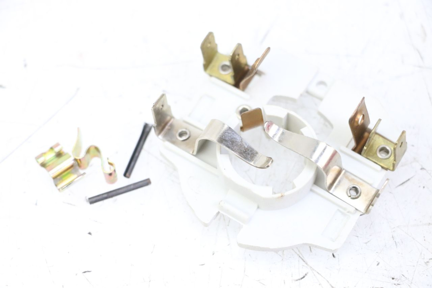 photo de SUPPORT AMPOULE SUZUKI CP 80 (1985 - 1996)