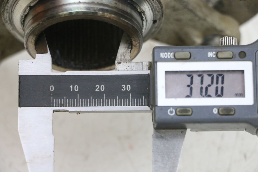 photo de SUPPORT COURONNE YAMAHA YFM R RAPTOR 250 (2008 - 2014) - Détail de la pièce