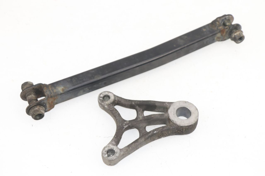 photo de SUPPORT ETRIER FREIN ARRIERE SUZUKI GS GSE 500 (2001 - 2003)