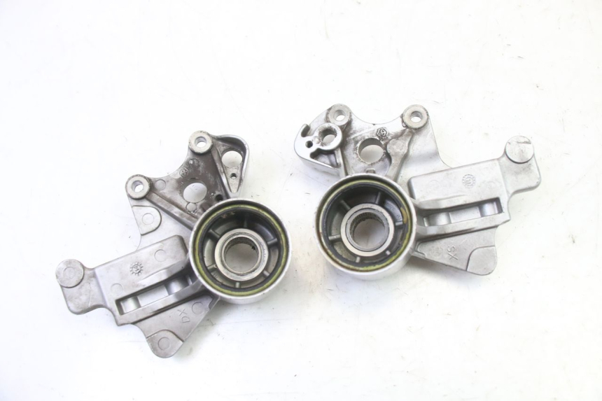 photo de SUPPORT ETRIER FREIN AVANT PIAGGIO MP3 500 (2014 - 2016)