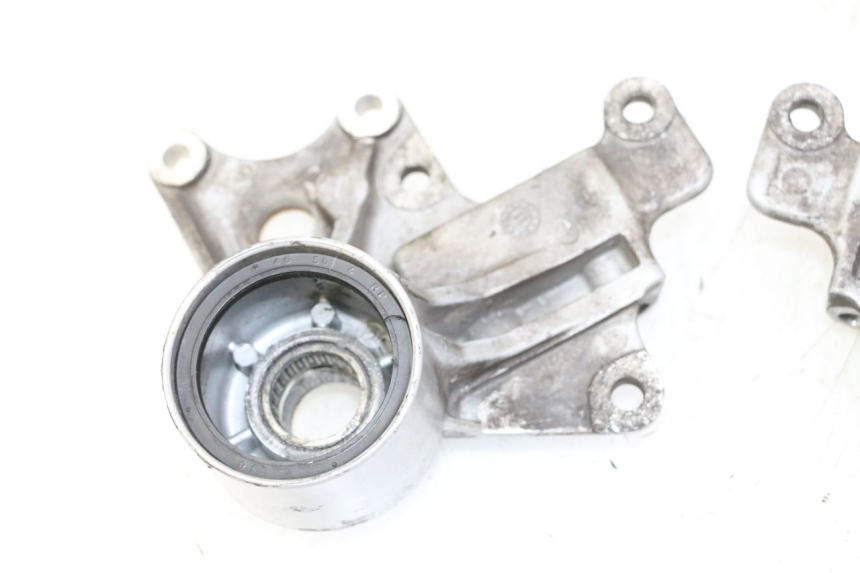 photo de SUPPORT ETRIER FREIN AVANT PIAGGIO MP3 500 (2011 - 2015)