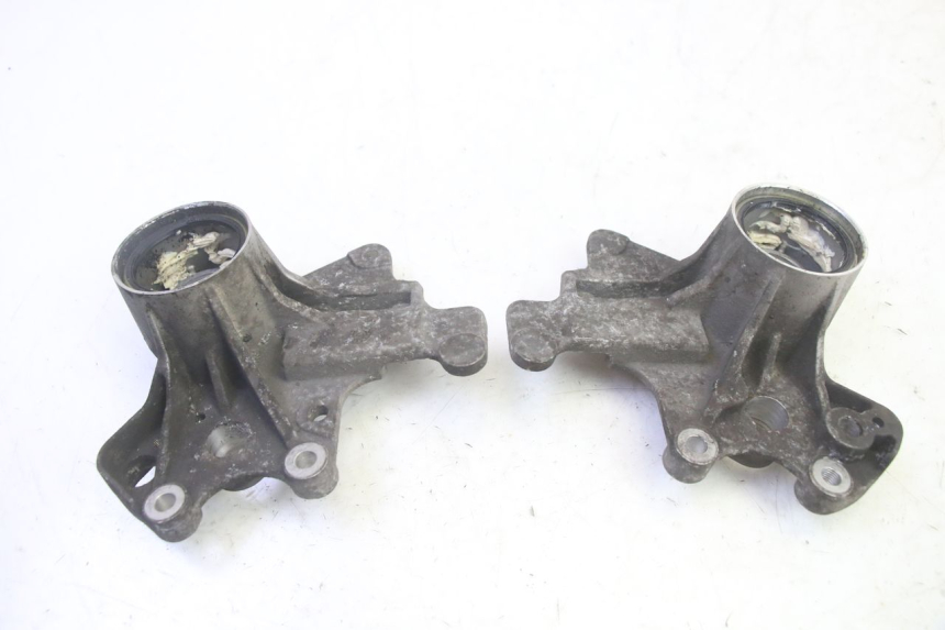 photo de SUPPORT ETRIER FREIN AVANT PIAGGIO MP3 500 (2016 - 2018) - Gros plan technique