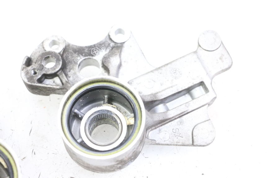 photo de SUPPORT ETRIER FREIN AVANT PIAGGIO MP3 500 (2014 - 2016)