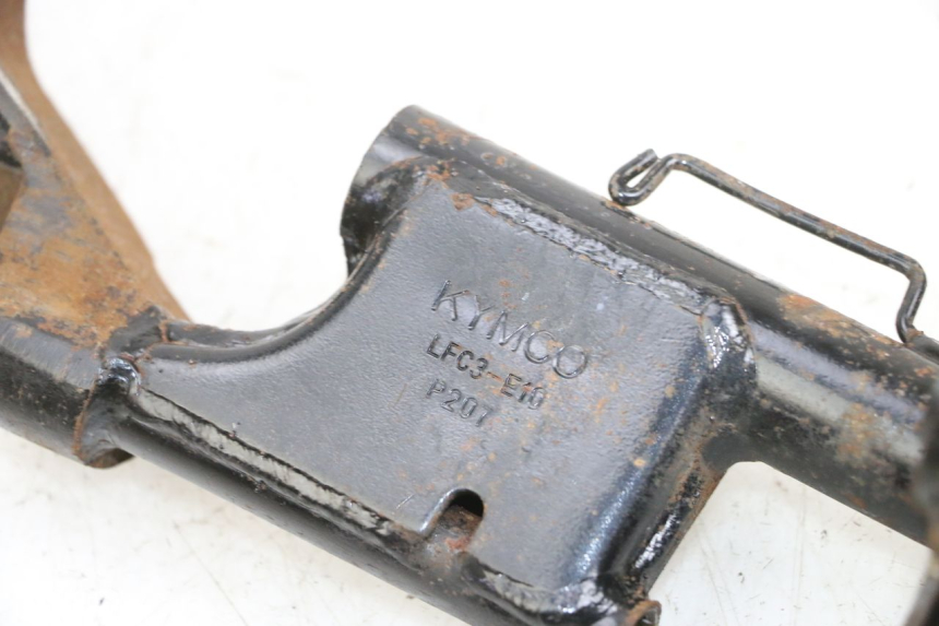 photo de SUPPORT MOTEUR KYMCO LIKE 125 (2009 - 2016) - Gros plan technique