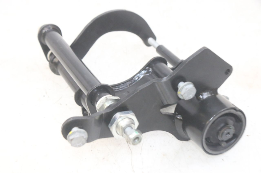 photo de SUPPORT MOTEUR PIAGGIO MP3 HPE 300 (2019 - 2026) - Détail de la pièce
