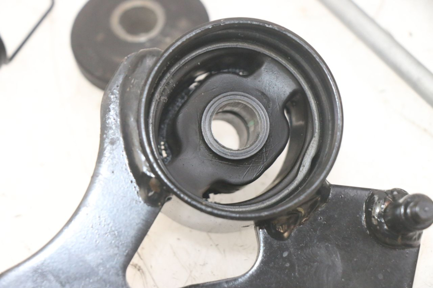 photo de SUPPORT MOTEUR PIAGGIO MP3 HPE 300 (2019 - 2026) - Pièce contrôlée