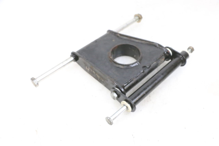 photo de SUPPORT MOTEUR PIAGGIO MP3 LT 400 (2007 - 2012) - Gros plan technique