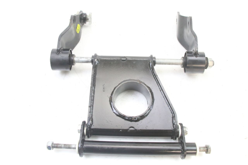photo de SUPPORT MOTEUR PIAGGIO MP3 500 (2014 - 2016)